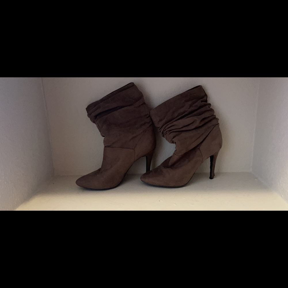 Nike shoes, just fab heels & boots for $25 a pair - Picture 10 of 15